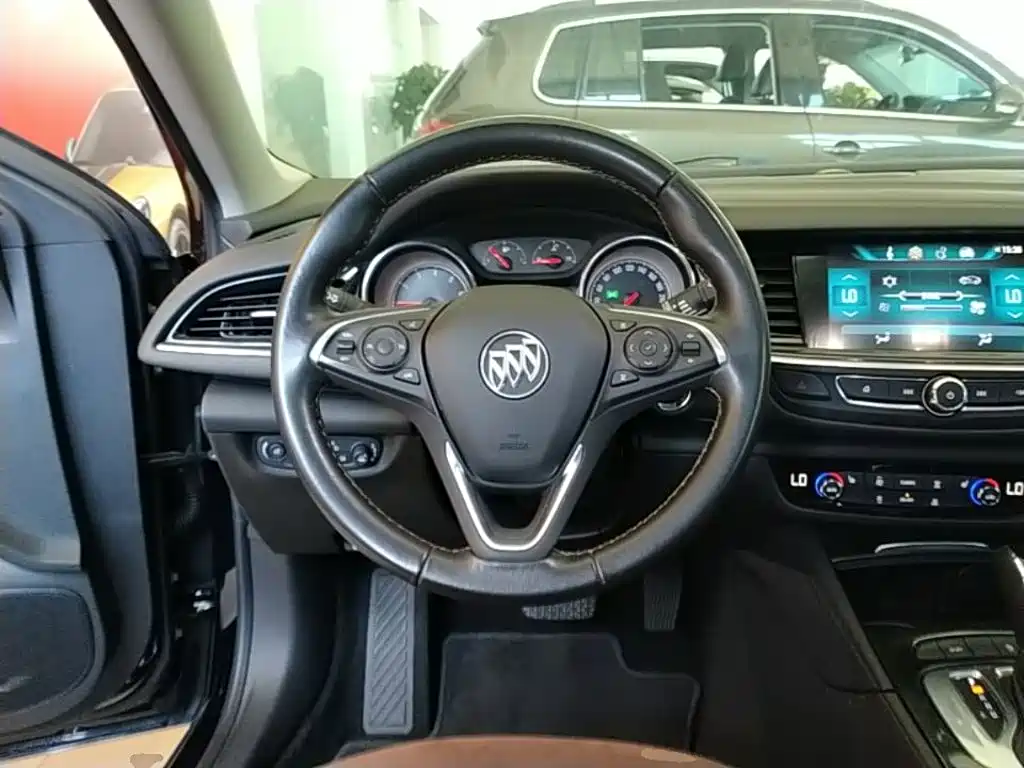 Buick Regal — фото 11