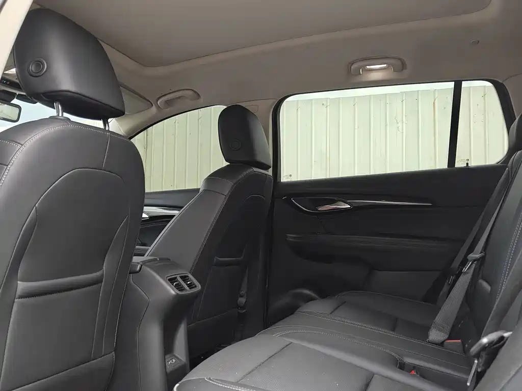 Buick Envision Plus — фото 8