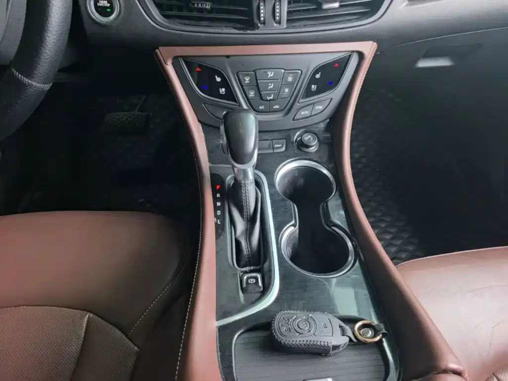 Buick Envision Plus — фото 14