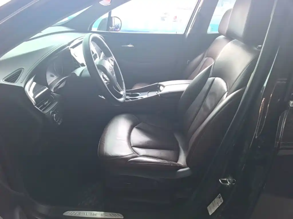 Buick Envision Plus — фото 15