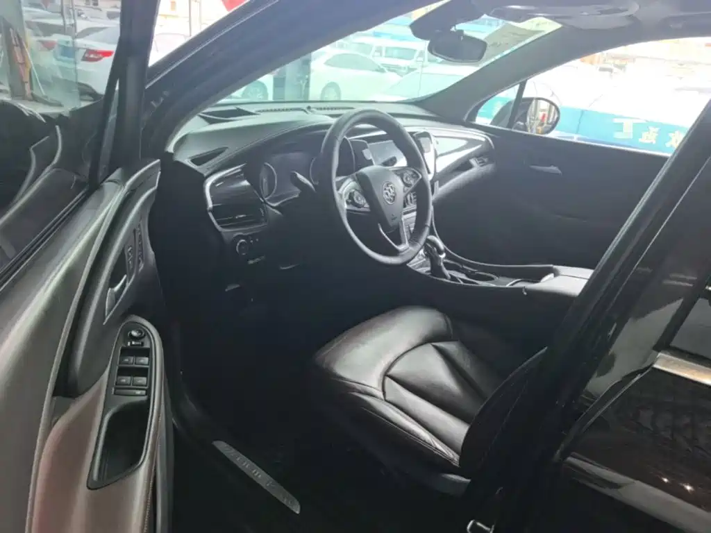 Buick Envision Plus — фото 16