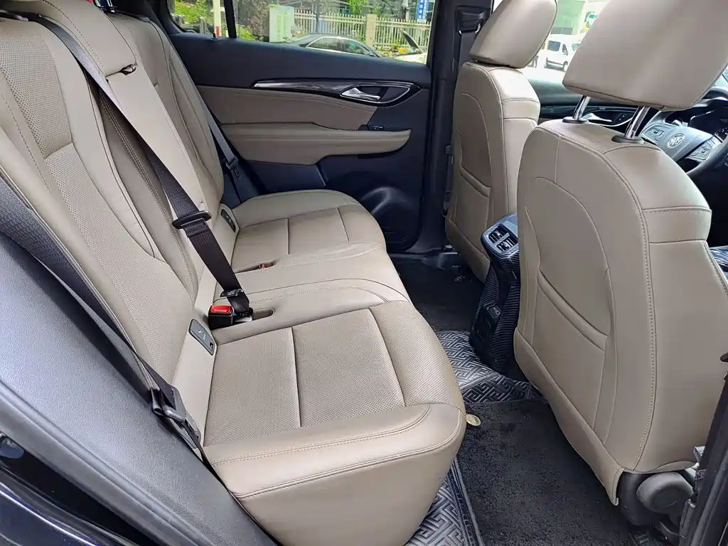 Buick Envision Plus — фото 11
