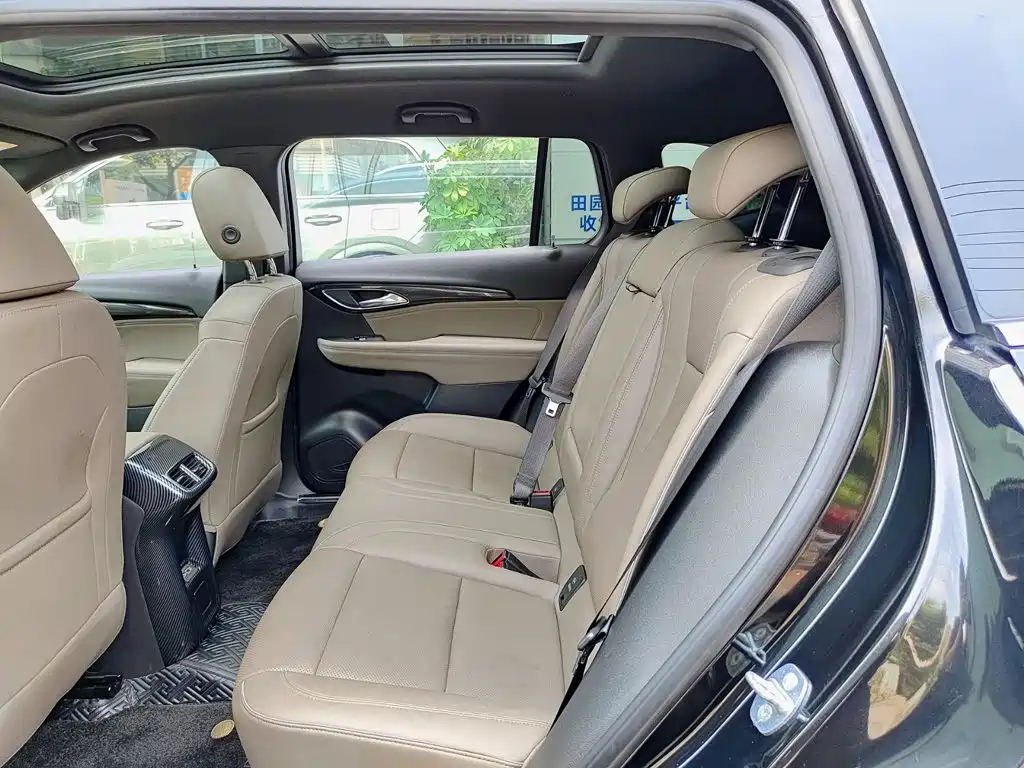 Buick Envision Plus — фото 8