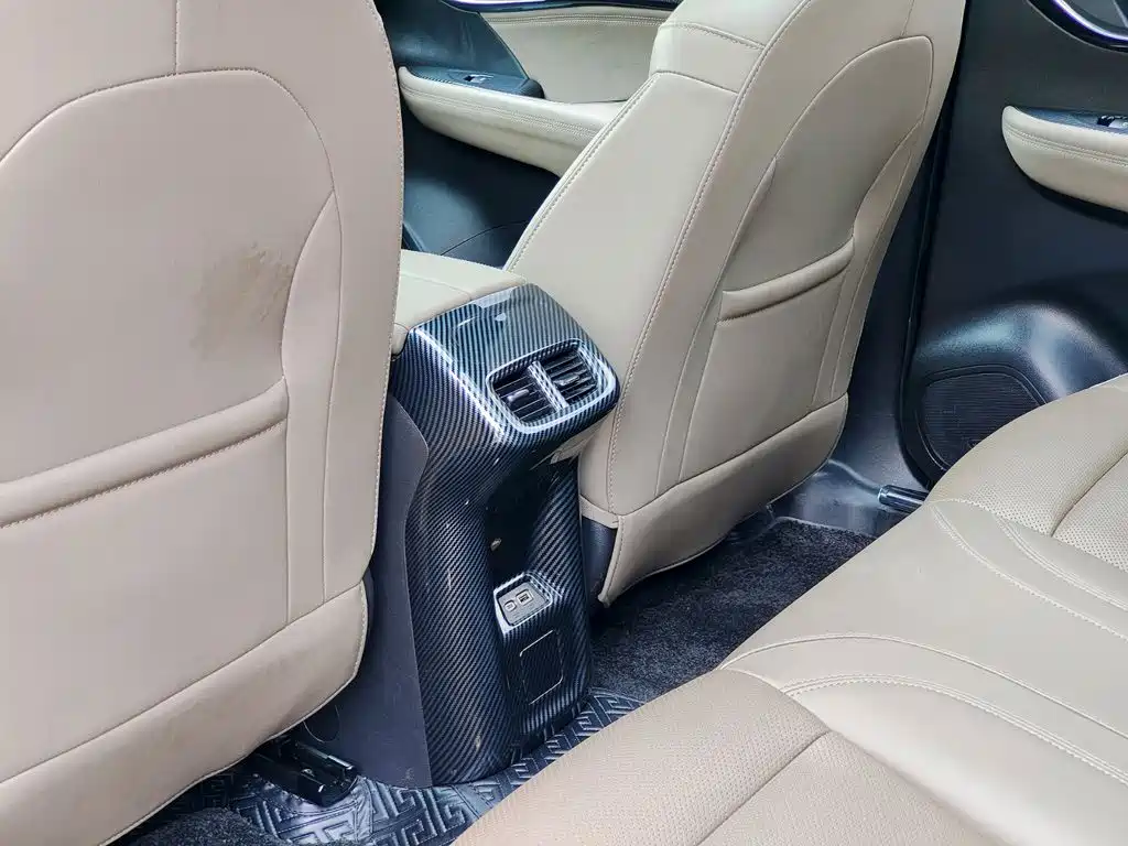 Buick Envision Plus — фото 9