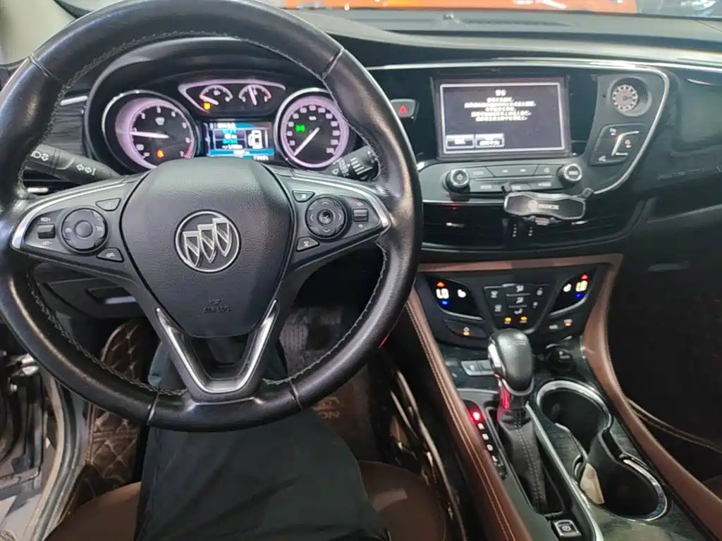 Buick Envision Plus — фото 6