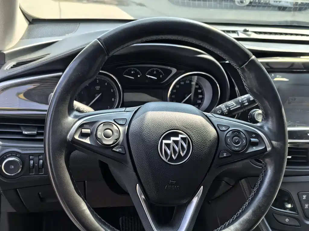 Buick Envision Plus — фото 8