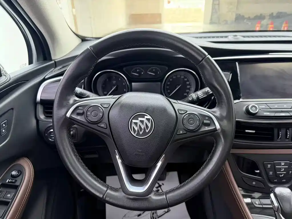Buick Envision Plus — фото 8