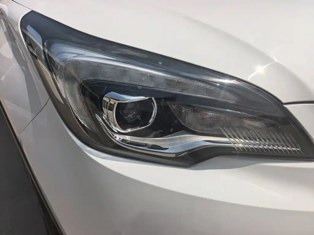Buick Envision Plus — фото 3