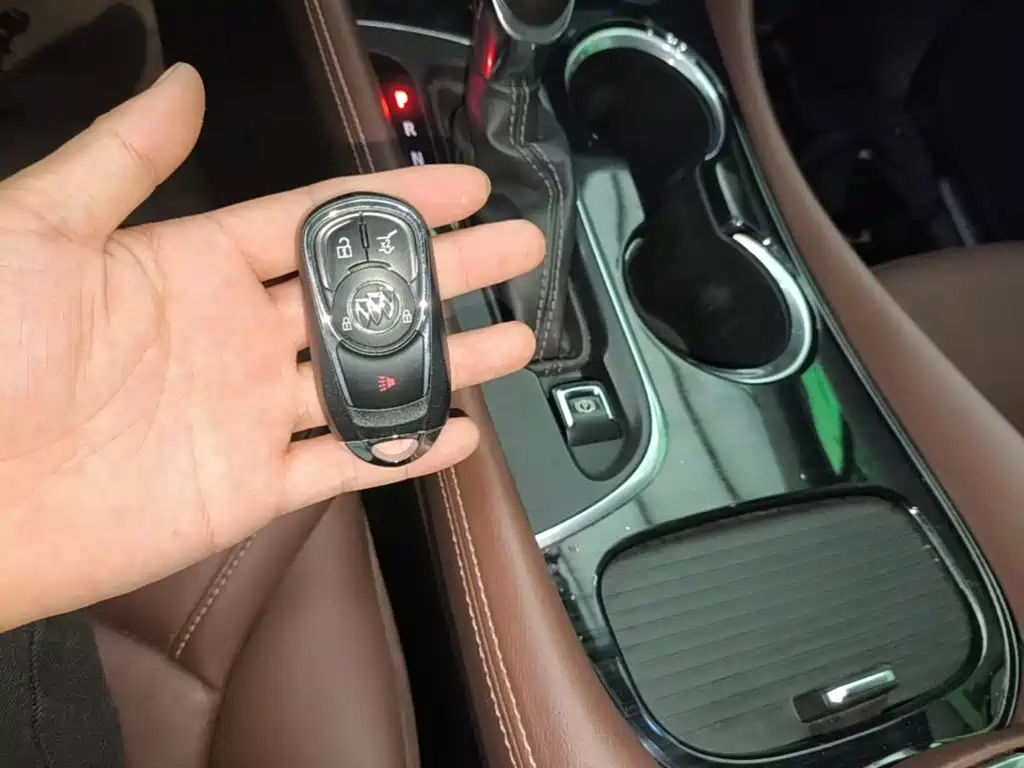 Buick Envision Plus — фото 9