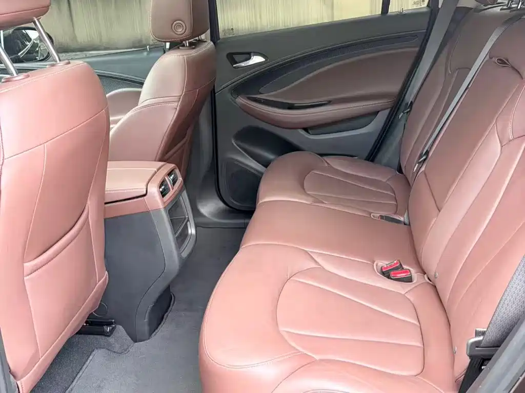 Buick Envision Plus — фото 5