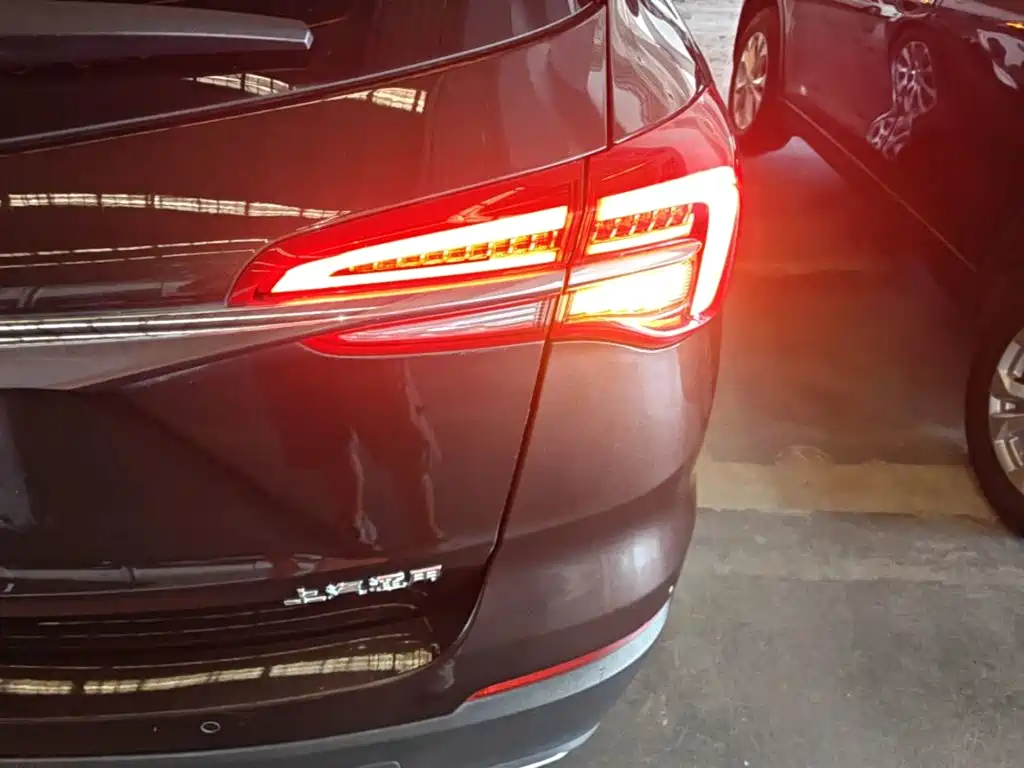 Buick Envision Plus — фото 8