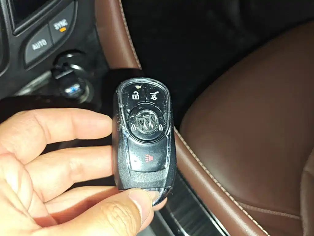 Buick Envision Plus — фото 9