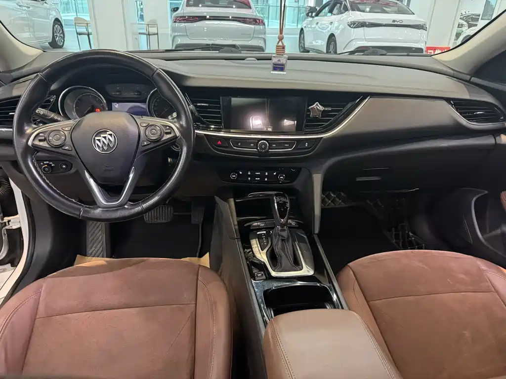 Buick Regal — фото 9