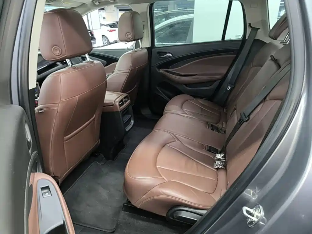 Buick Envision Plus — фото 17