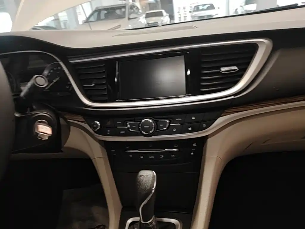 Buick Excelle — фото 13