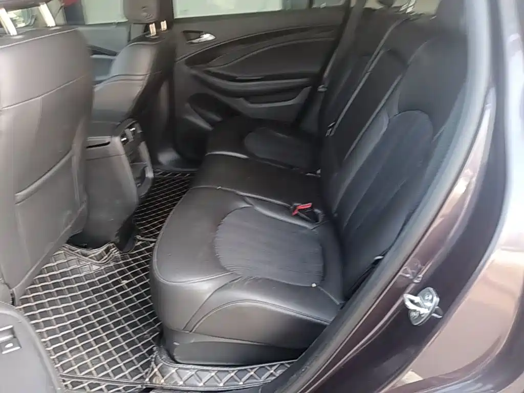 Buick Envision Plus — фото 17