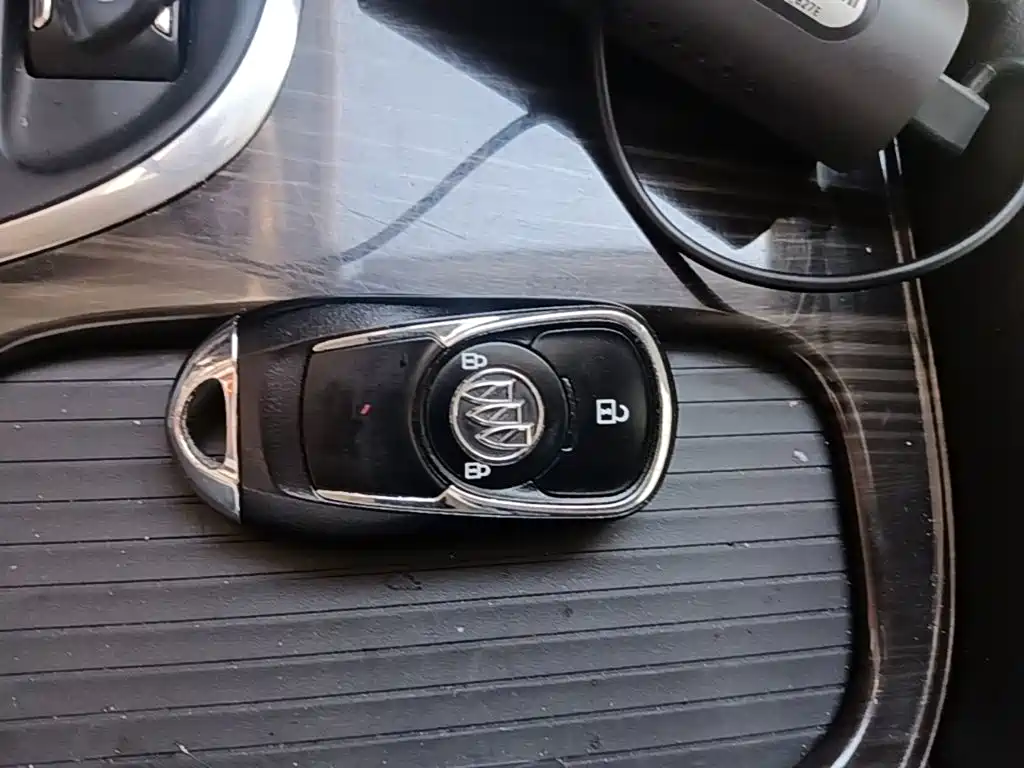 Buick Envision Plus — фото 9