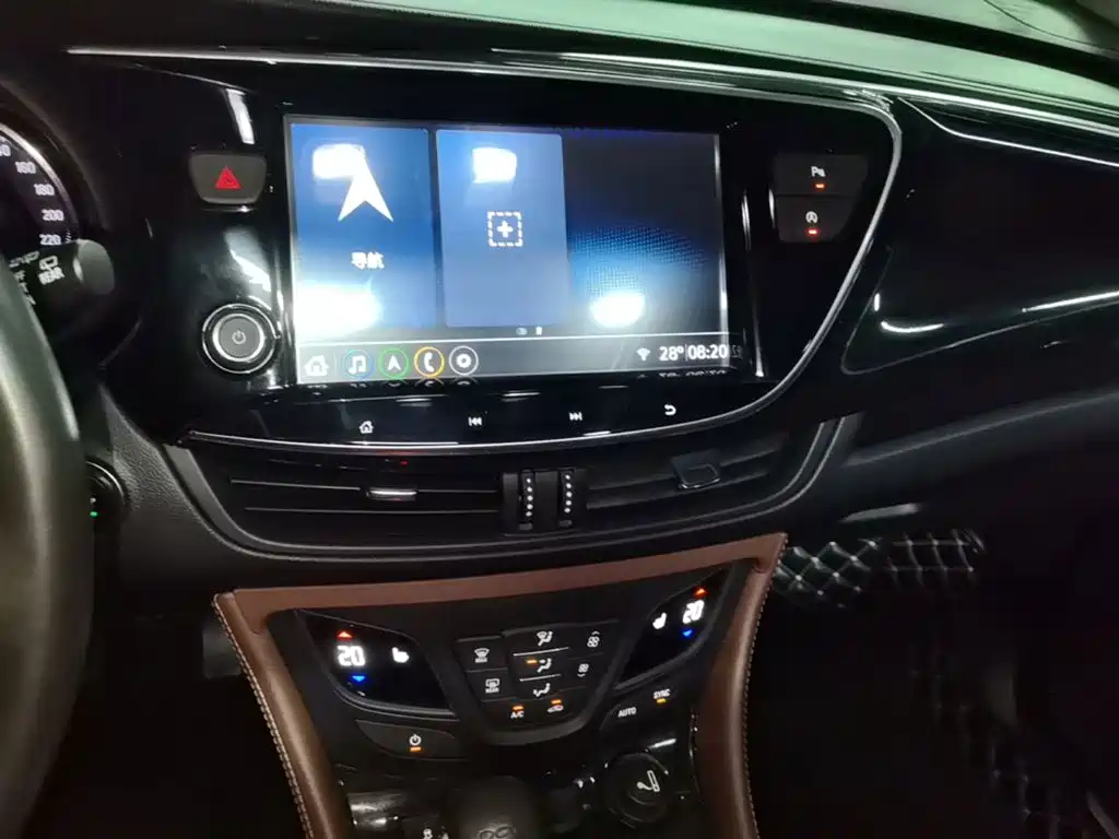 Buick Envision Plus — фото 13