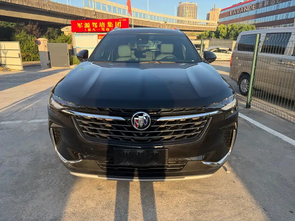Buick Envision Plus — фото 2