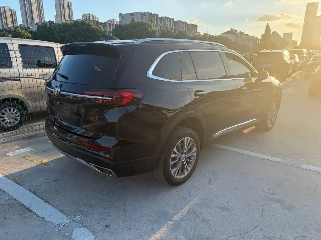 Buick Envision Plus — фото 11