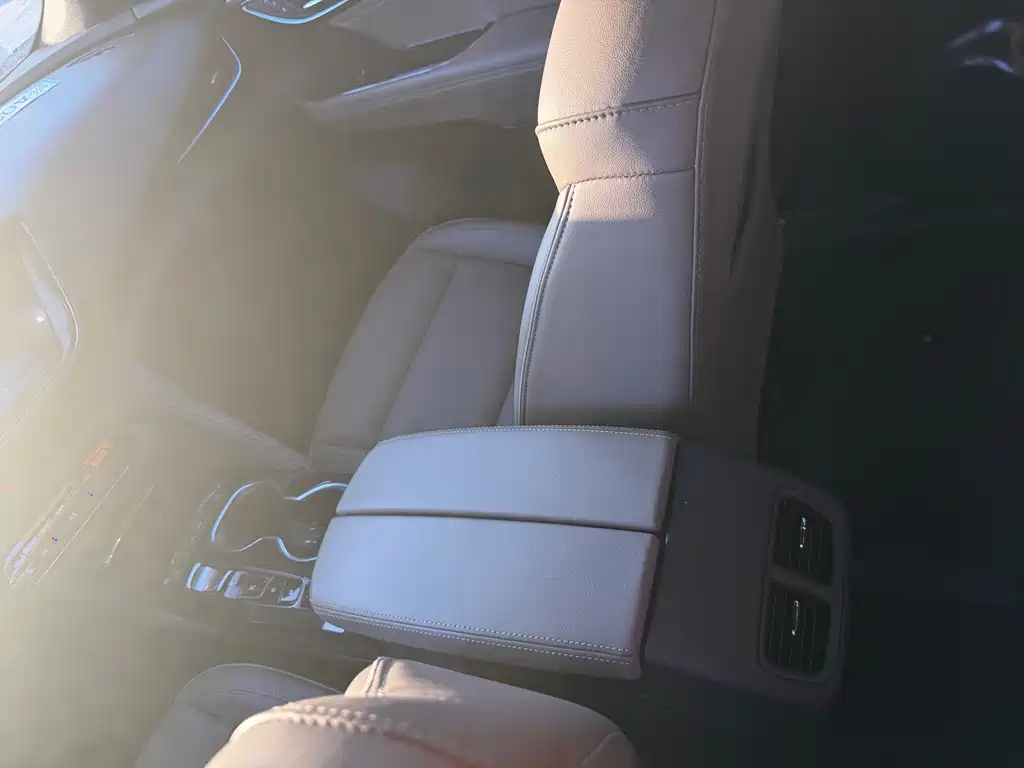Buick Envision Plus — фото 8