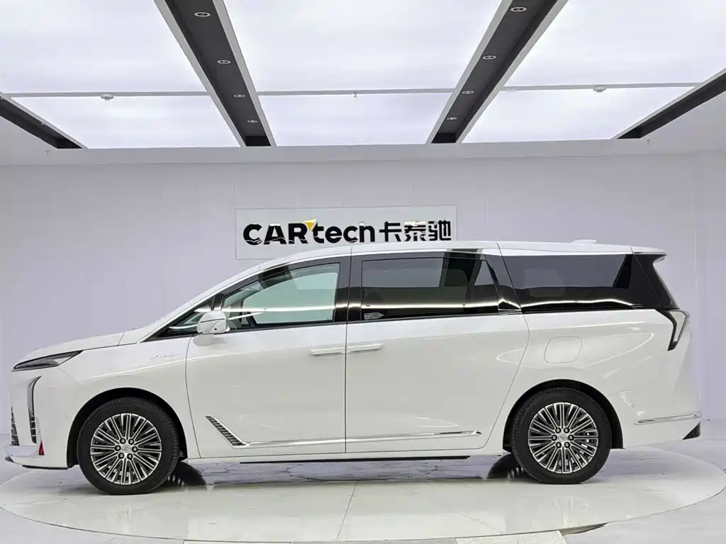 Buick GL8 Hybrid — фото 2
