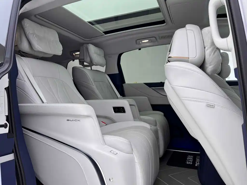 Buick GL8 Hybrid — фото 20
