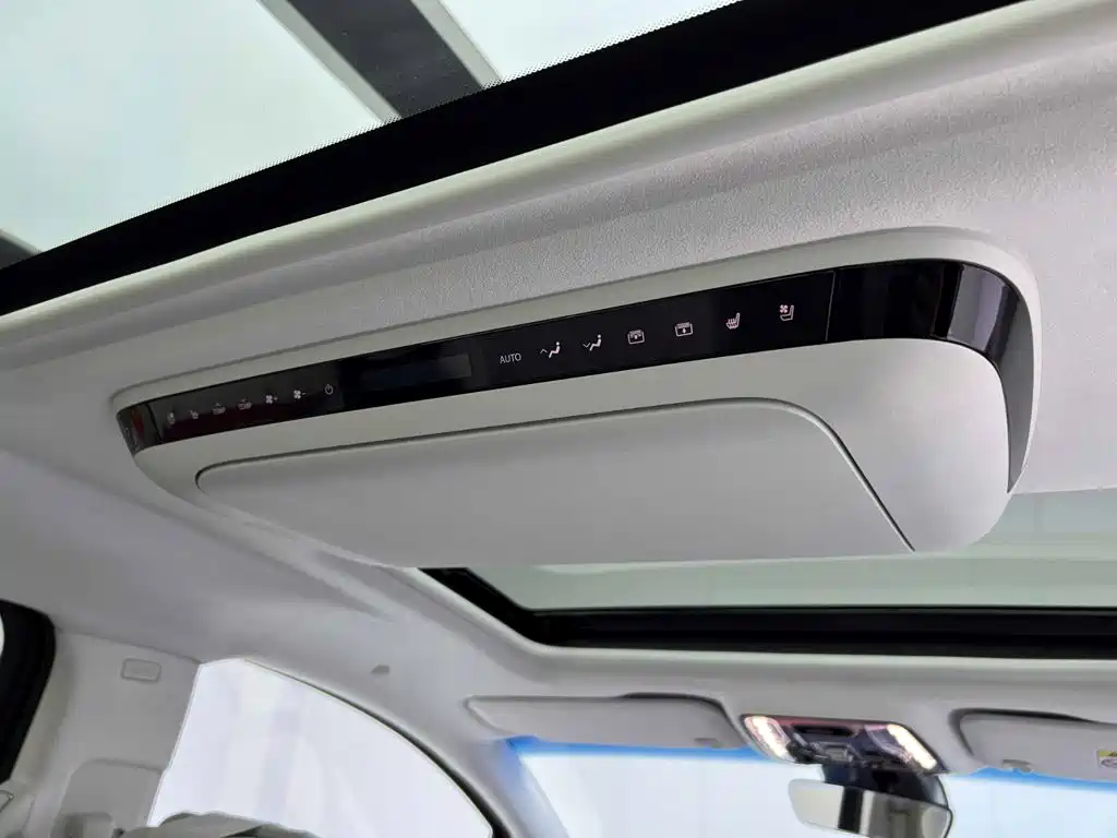 Buick GL8 Hybrid — фото 26
