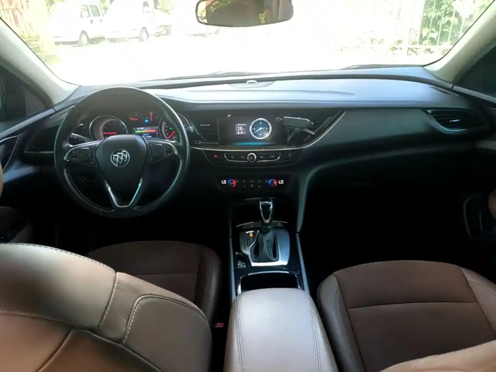Buick Regal — фото 10