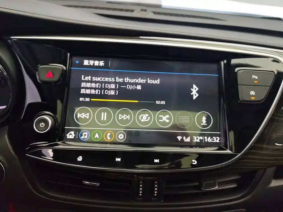 Buick Envision Plus — фото 13