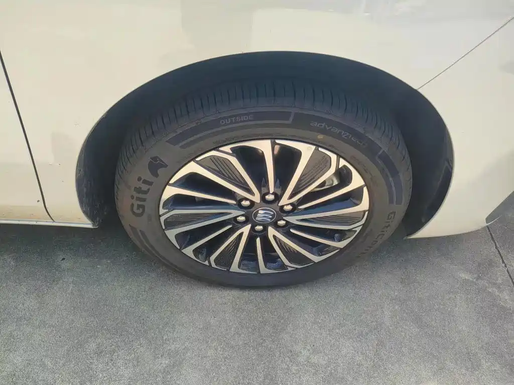 Buick GL8 Hybrid — фото 3