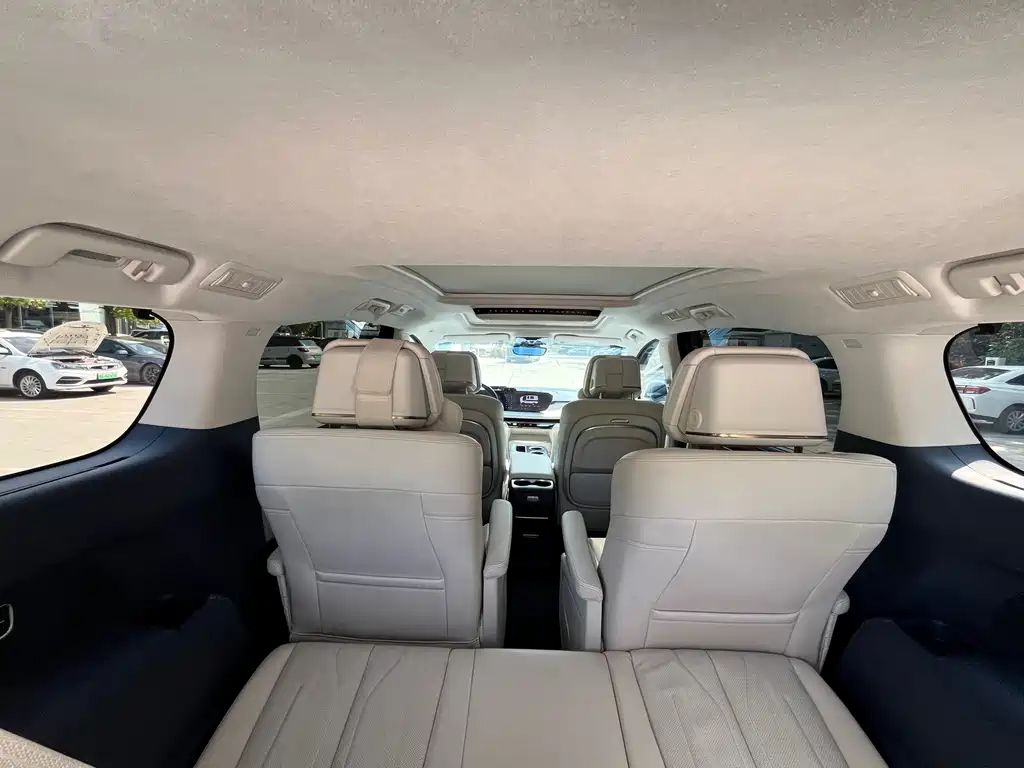 Buick GL8 Hybrid — фото 11