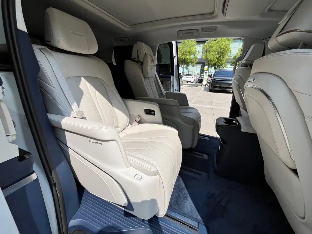 Buick GL8 Hybrid — фото 14