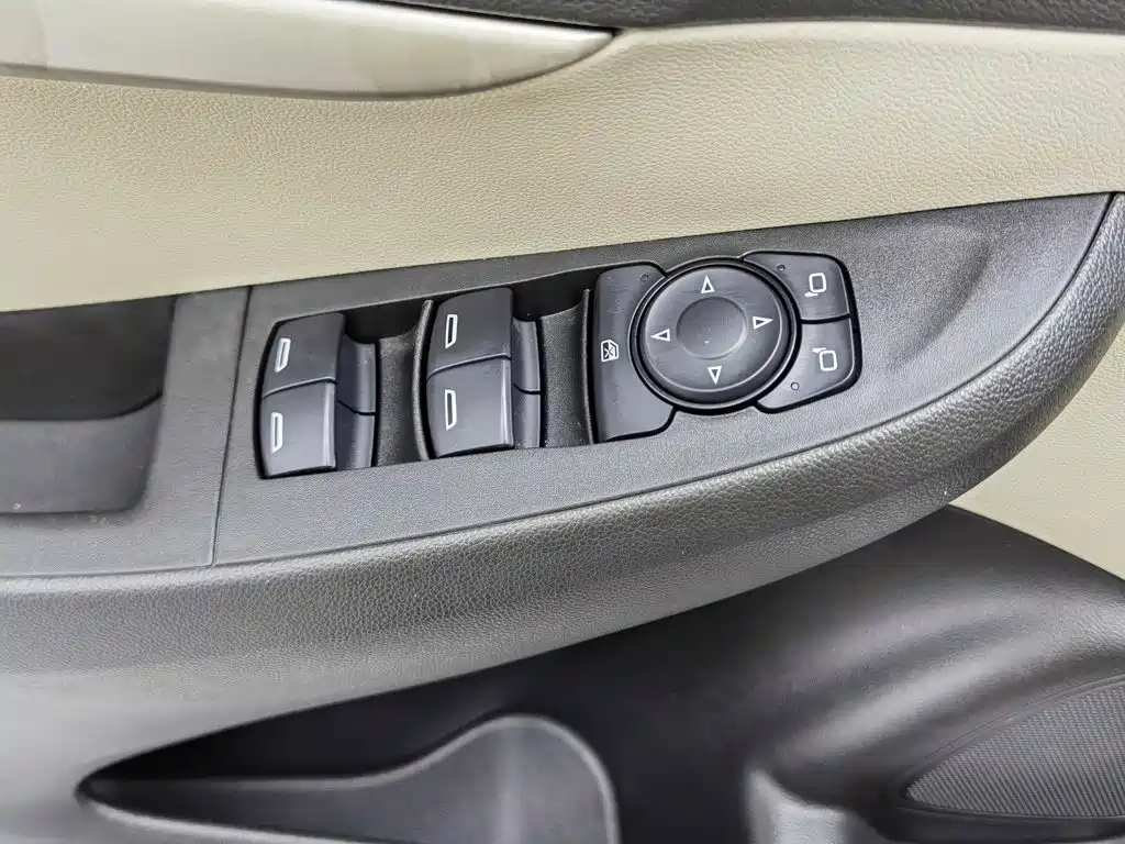 Buick Excelle — фото 9