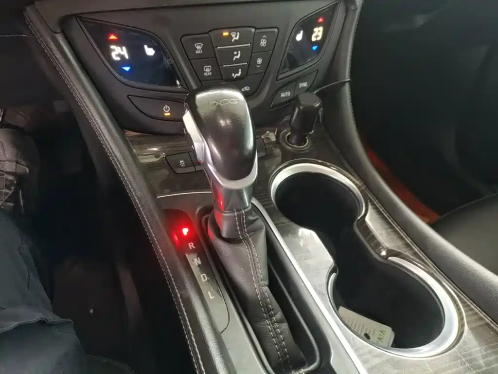 Buick Envision Plus — фото 14