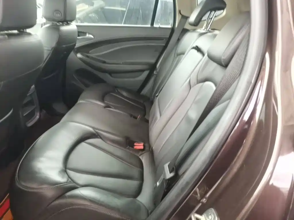 Buick Envision Plus — фото 17