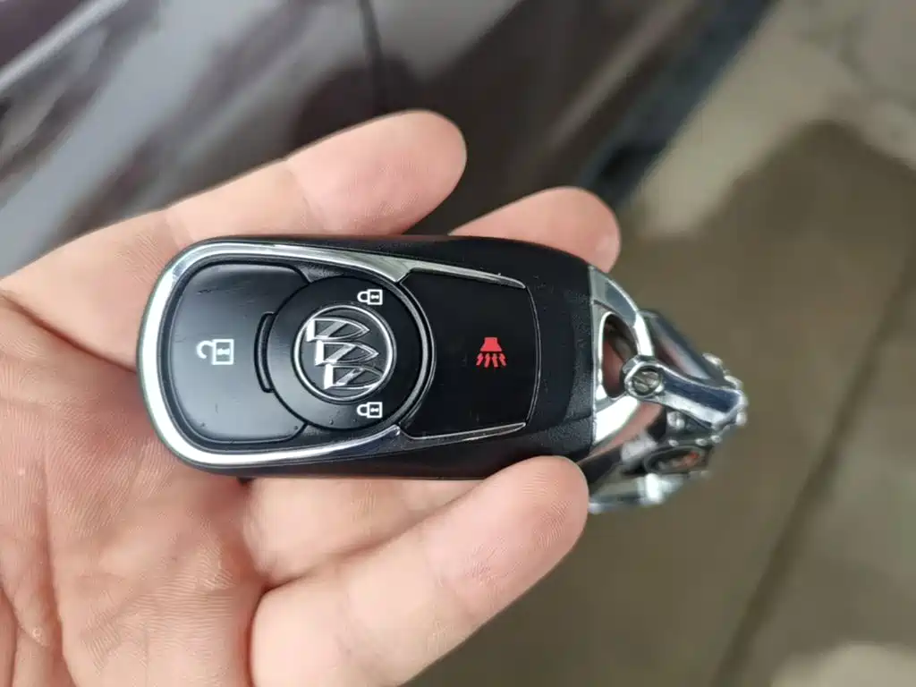 Buick Envision Plus — фото 9