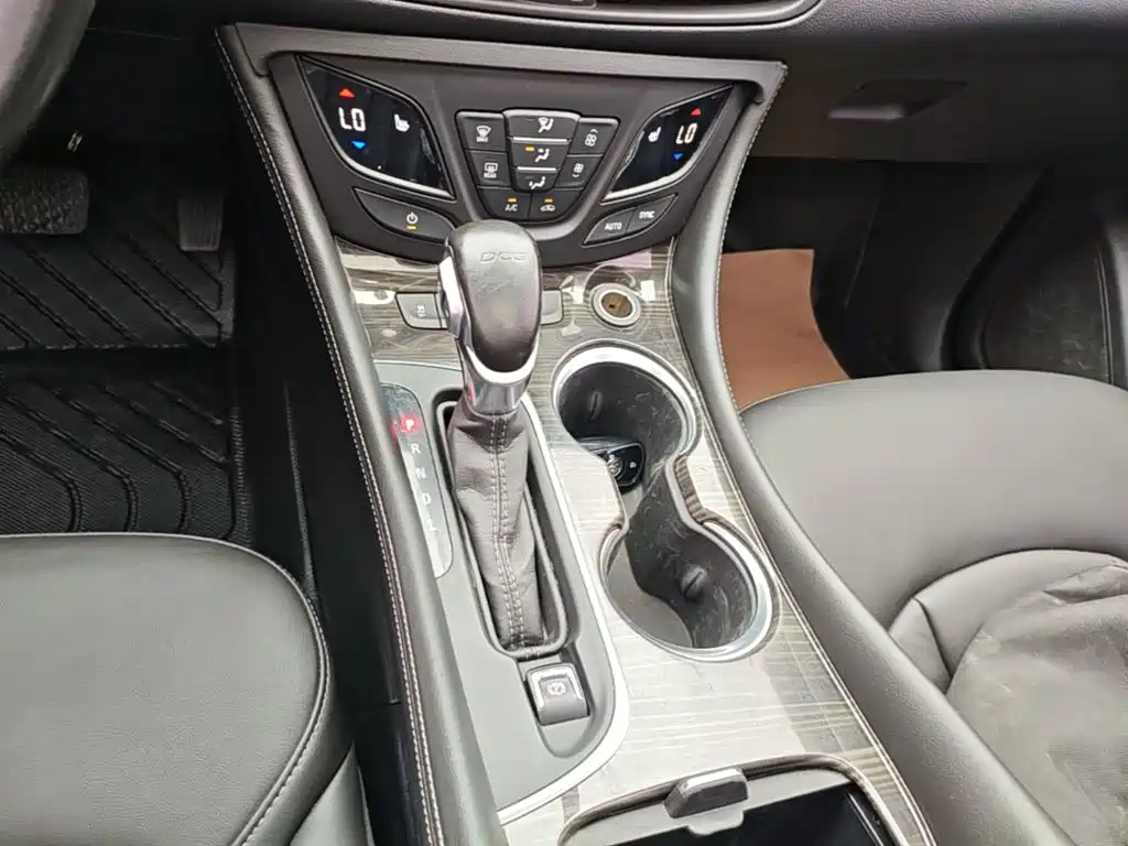 Buick Envision Plus — фото 14