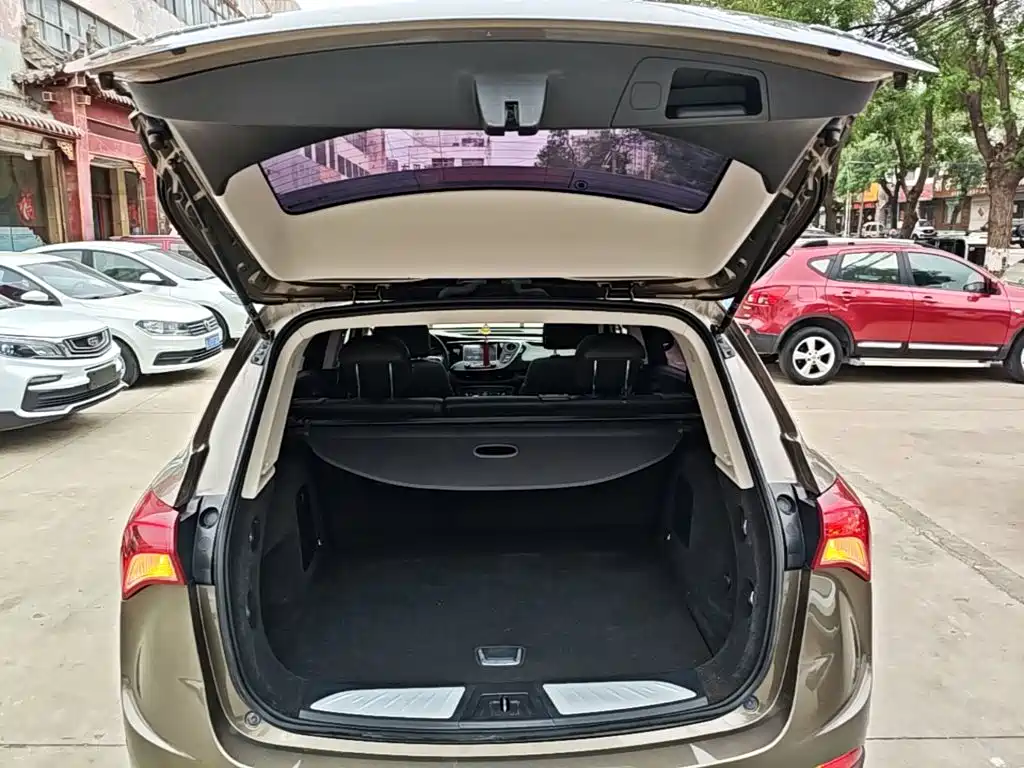 Buick Envision Plus — фото 19