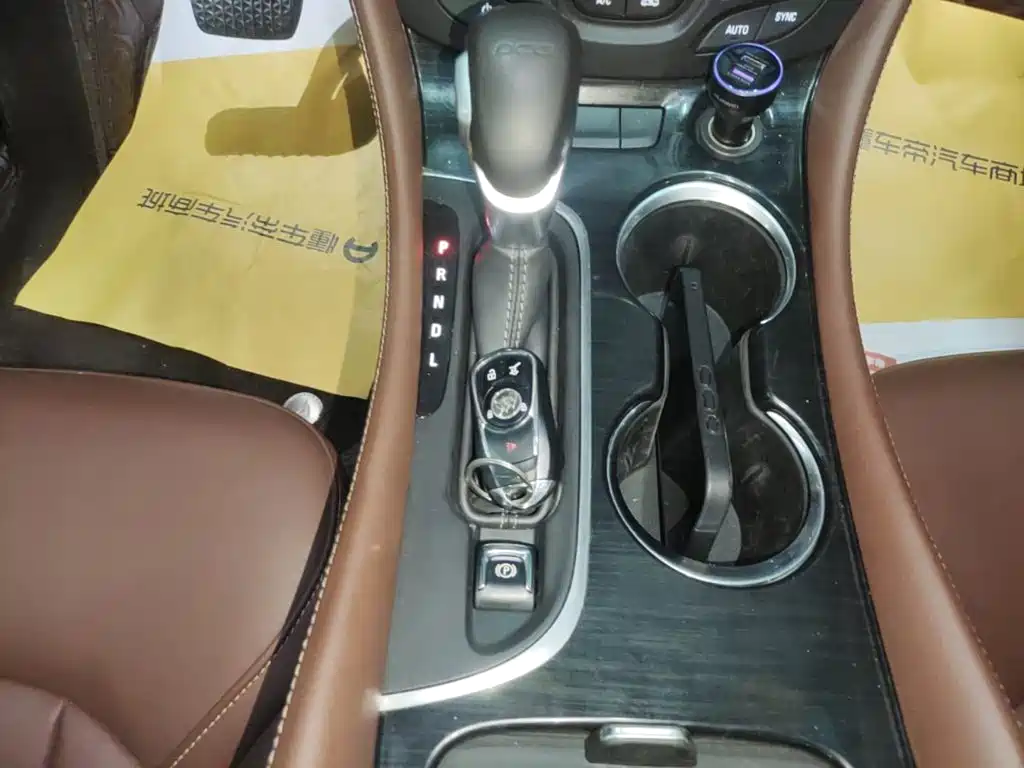Buick Envision Plus — фото 14