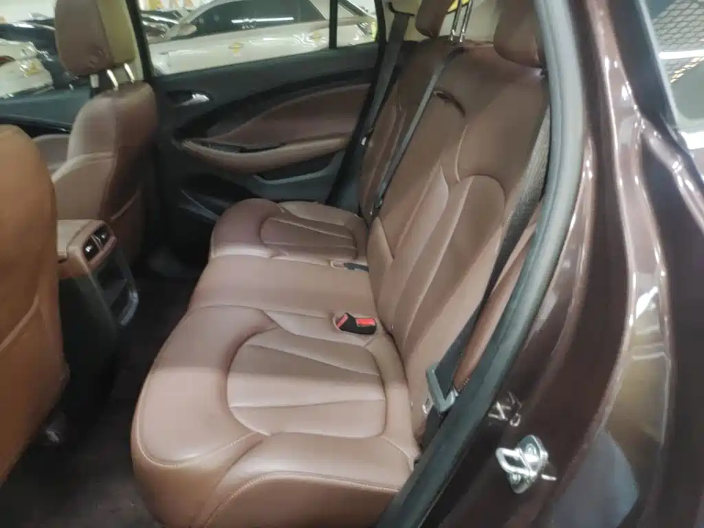 Buick Envision Plus — фото 17