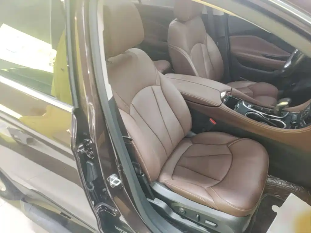 Buick Envision Plus — фото 25