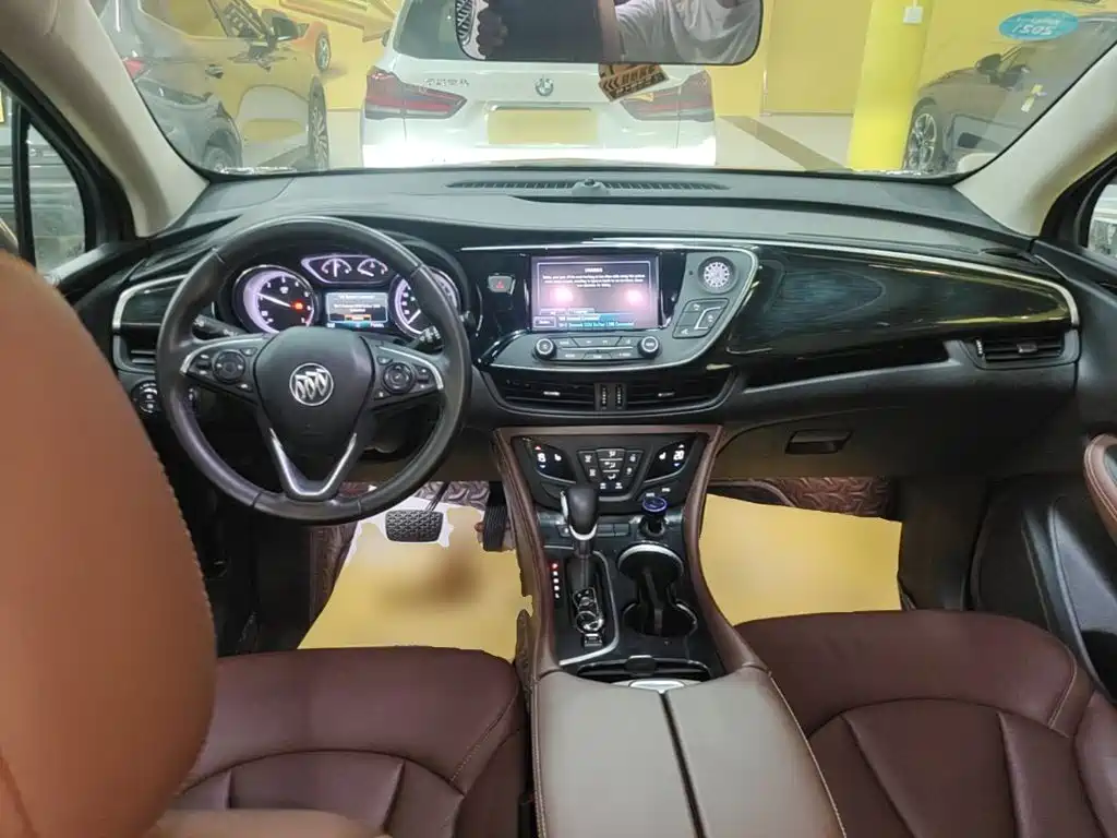 Buick Envision Plus — фото 10