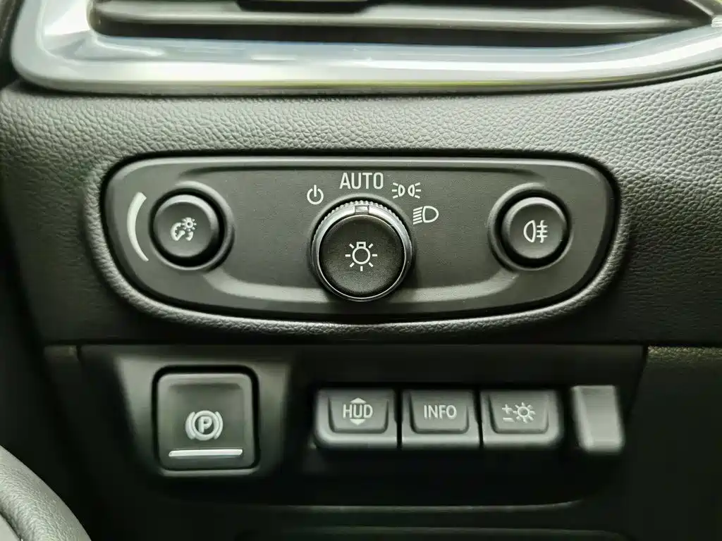 Buick Enclave — фото 21
