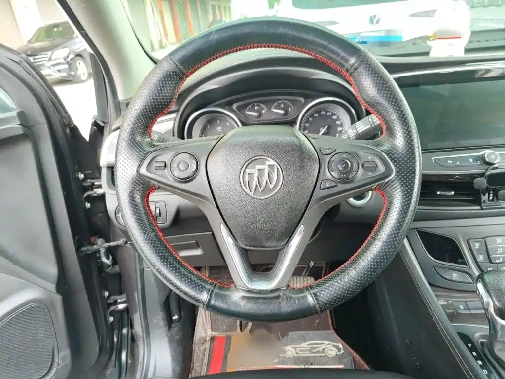 Buick Envision Plus — фото 3