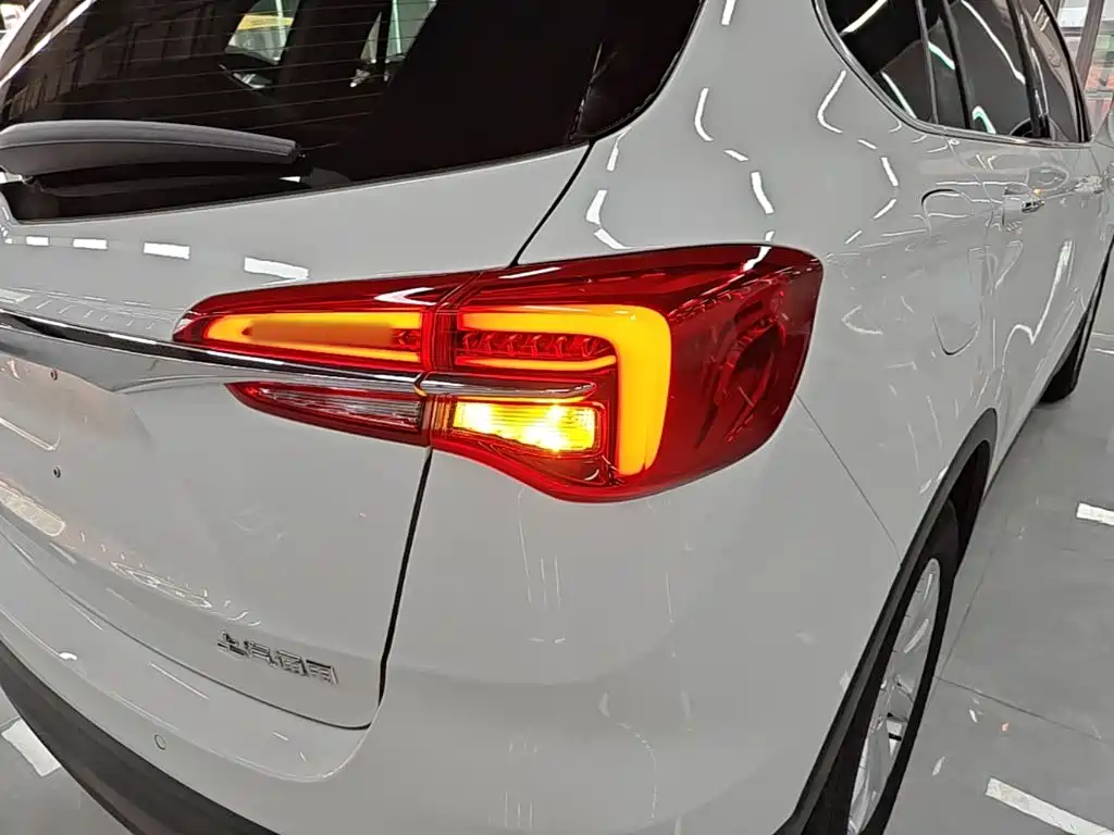 Buick Envision Plus — фото 8