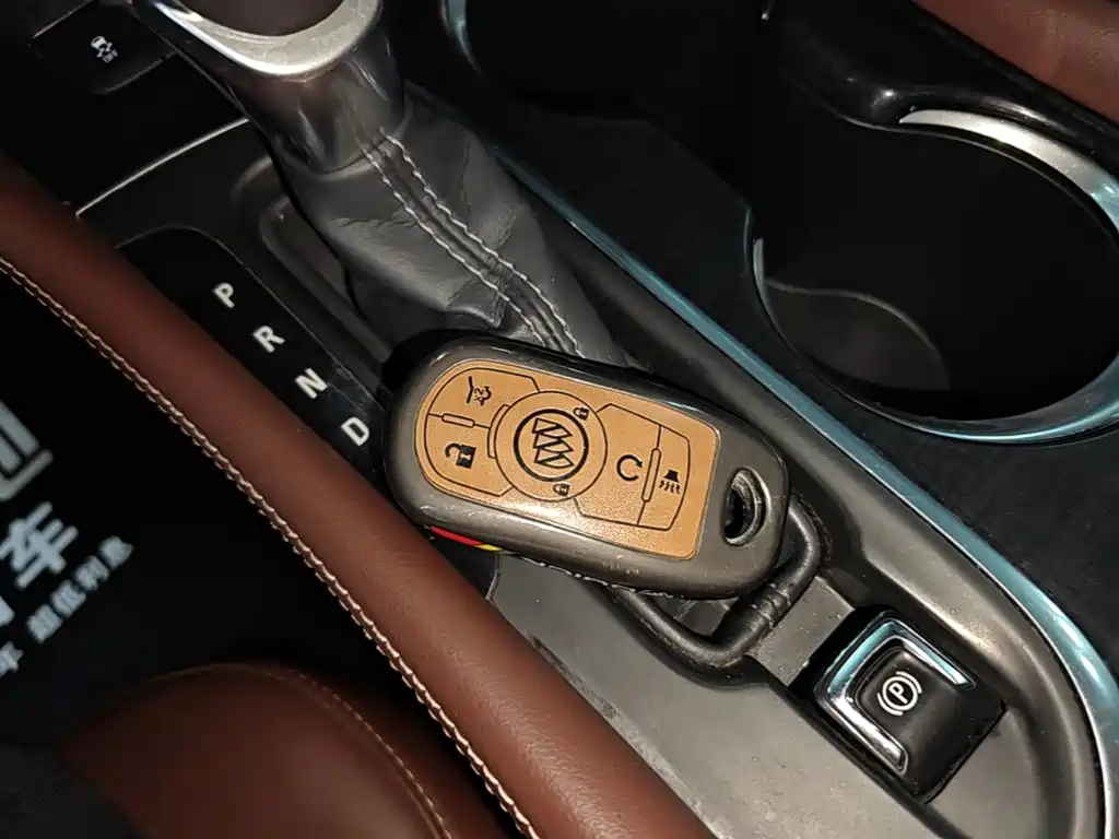 Buick Envision Plus — фото 9
