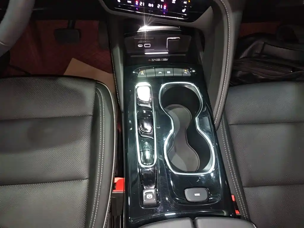 Buick Envision Plus — фото 14