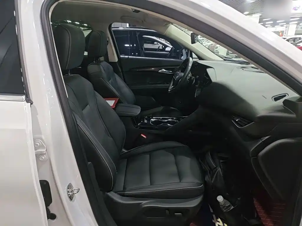 Buick Envision Plus — фото 25