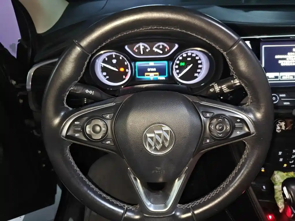 Buick Envision Plus — фото 3